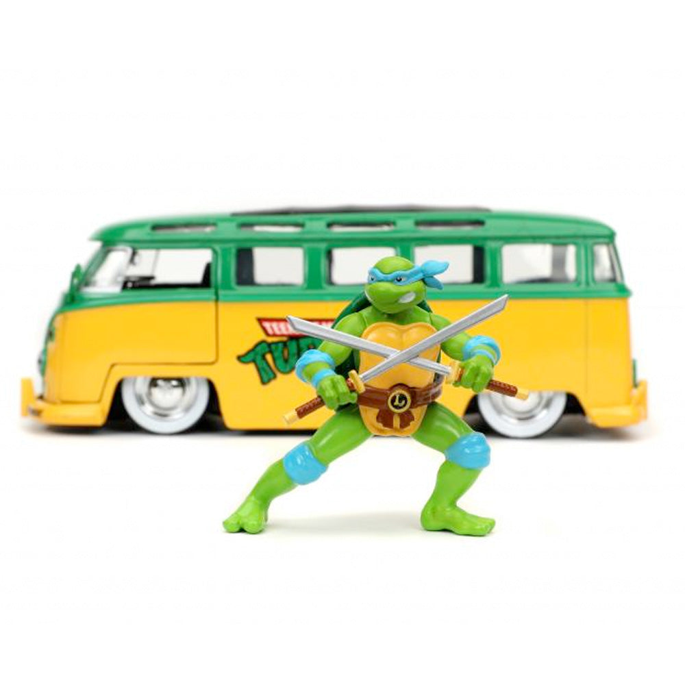 Turtles Leonardo 1962 VW Bus 1:24, ca. 18 cm inkl. Die-Cast Figur Leonardo goobee
